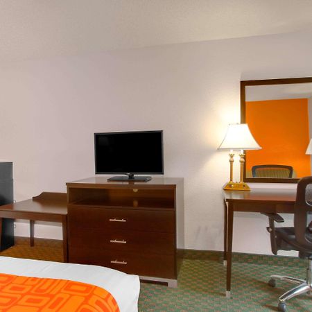 Howard Johnson By Wyndham בקלי מראה חיצוני תמונה